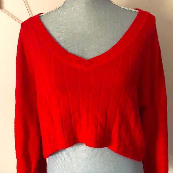 Forever 21 Cropped Sweater - Picture 4 of 5